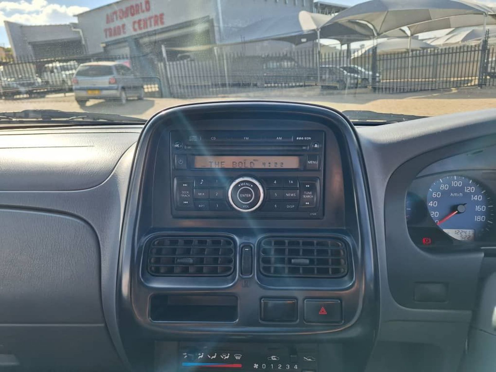 2018 Nissan NP300 photo 15