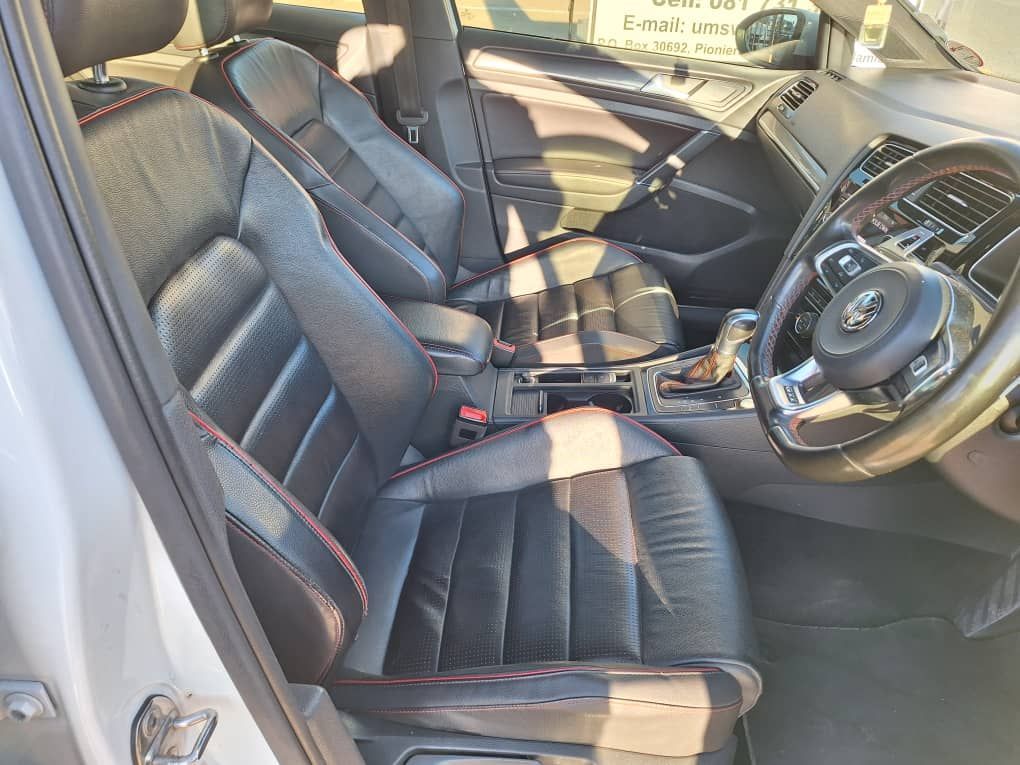2018 Volkswagen Golf photo 16