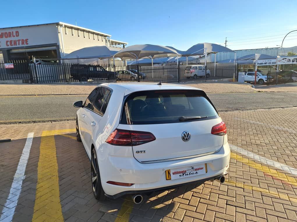 2018 Volkswagen Golf photo 7