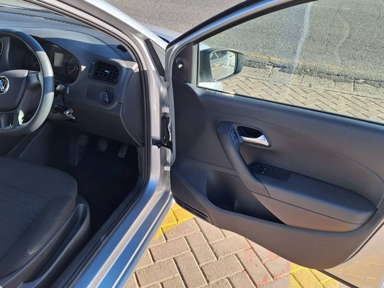 2024 Volkswagen Polo Vivo photo 11