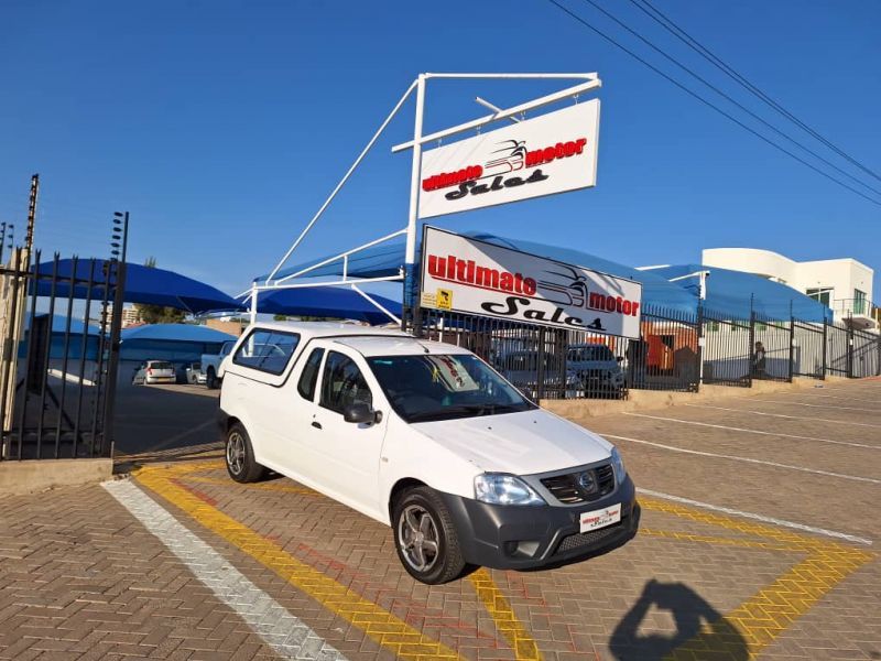 2015 Nissan NP200 photo 1