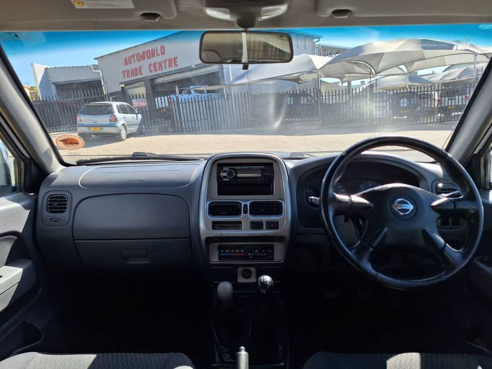 2017 Nissan NP300 photo 10