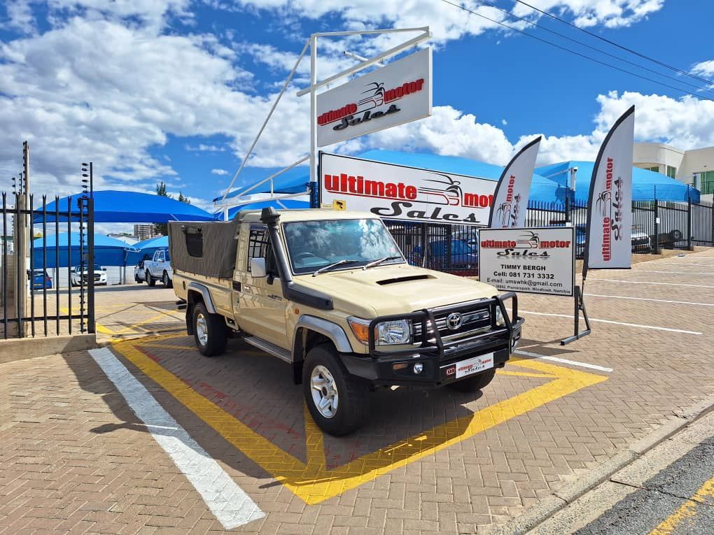 2020 Toyota Land Cruiser photo 1