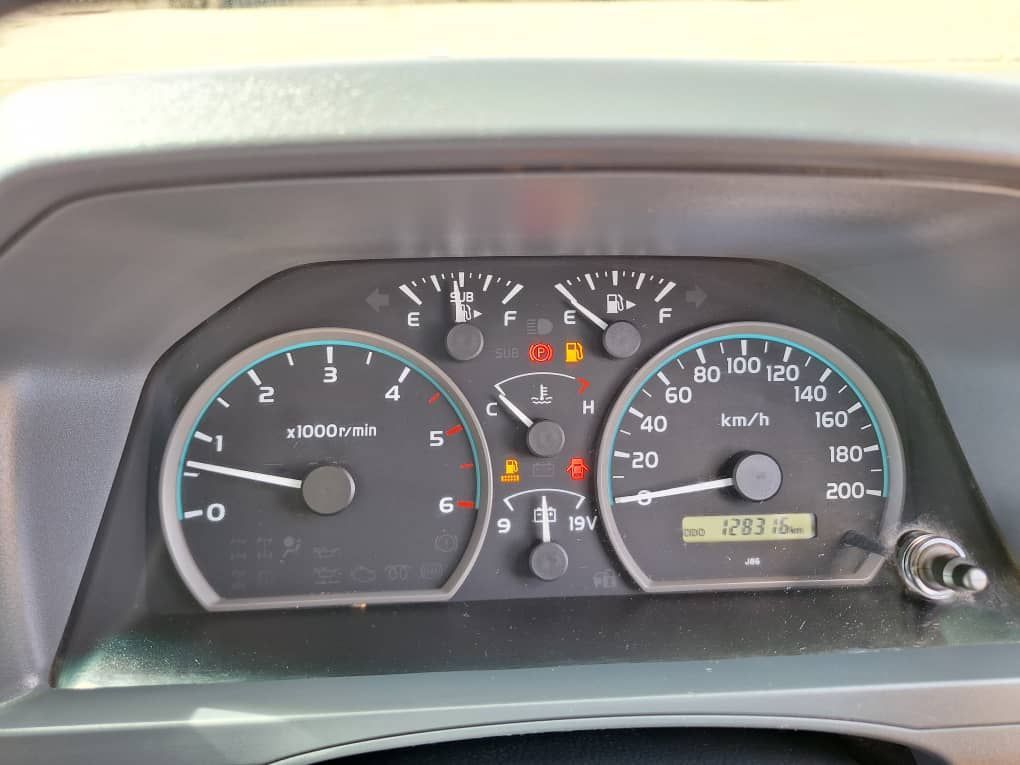 2020 Toyota Land Cruiser photo 13