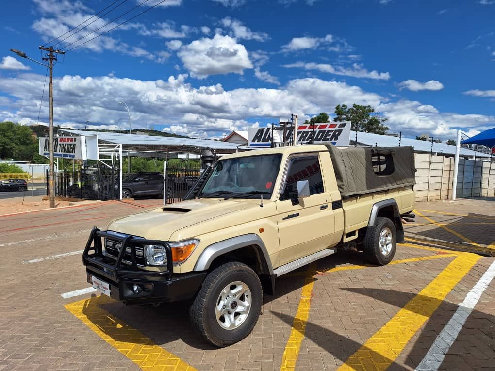 2020 Toyota Land Cruiser photo 3