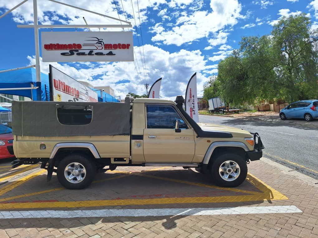 2020 Toyota Land Cruiser photo 4