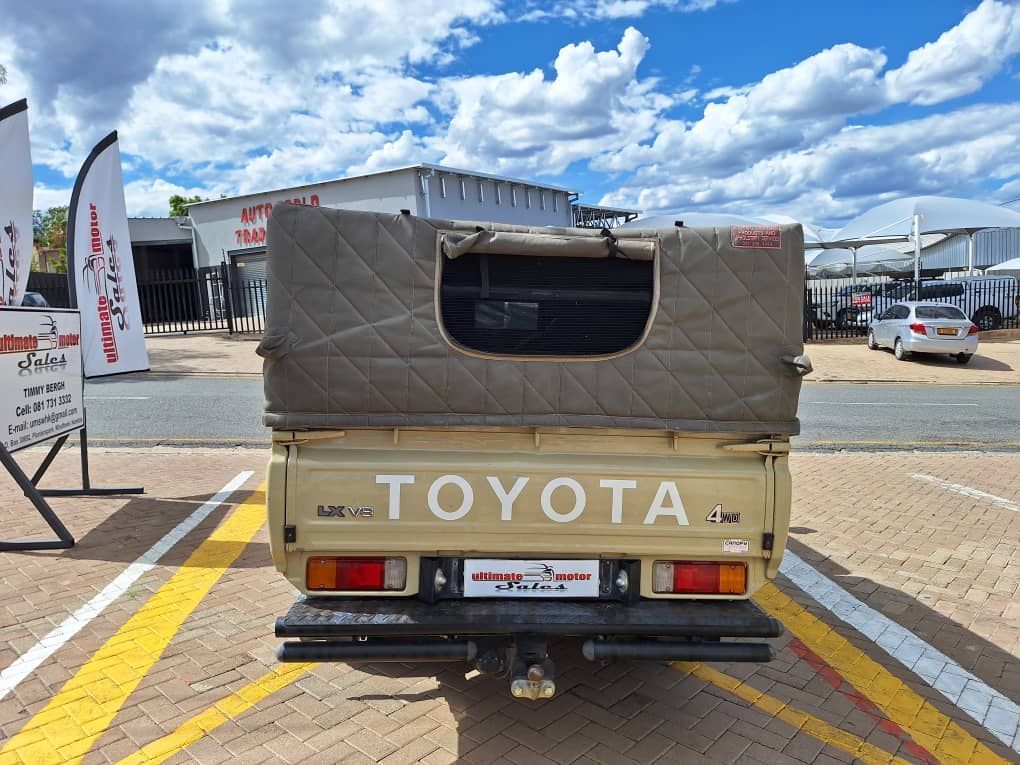 2020 Toyota Land Cruiser photo 8
