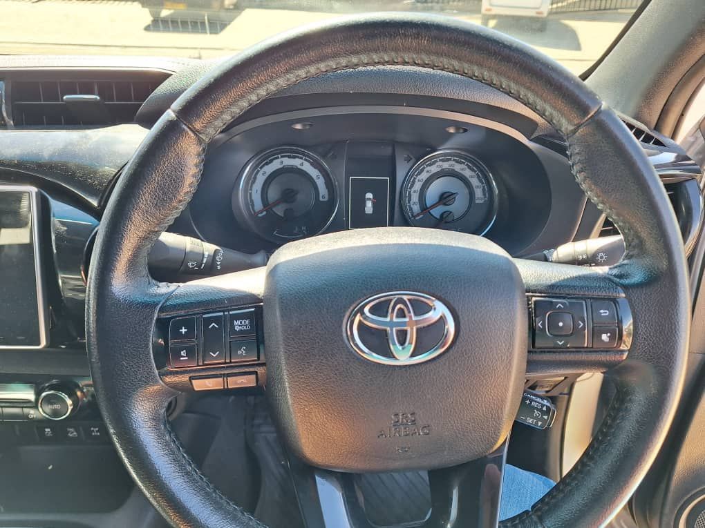 2018 Toyota Hilux photo 13