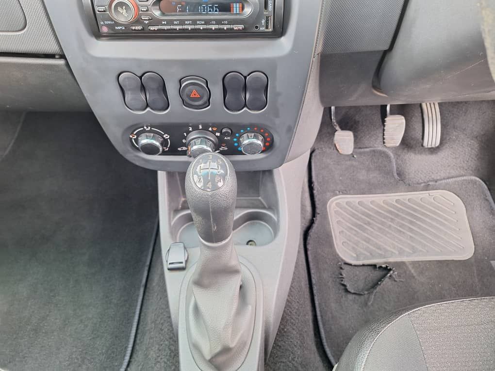 2022 Nissan NP200 photo 13