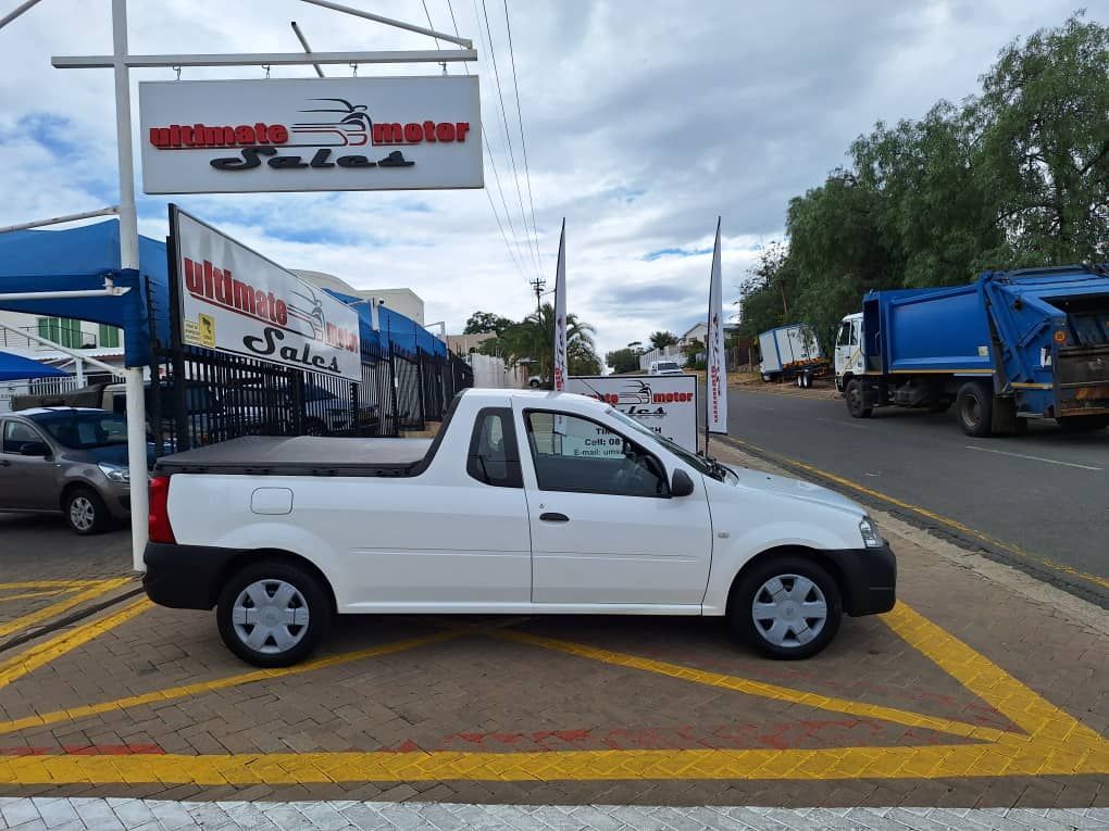2022 Nissan NP200 photo 3