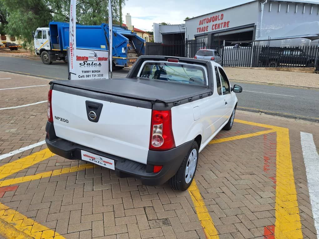 2022 Nissan NP200 photo 7