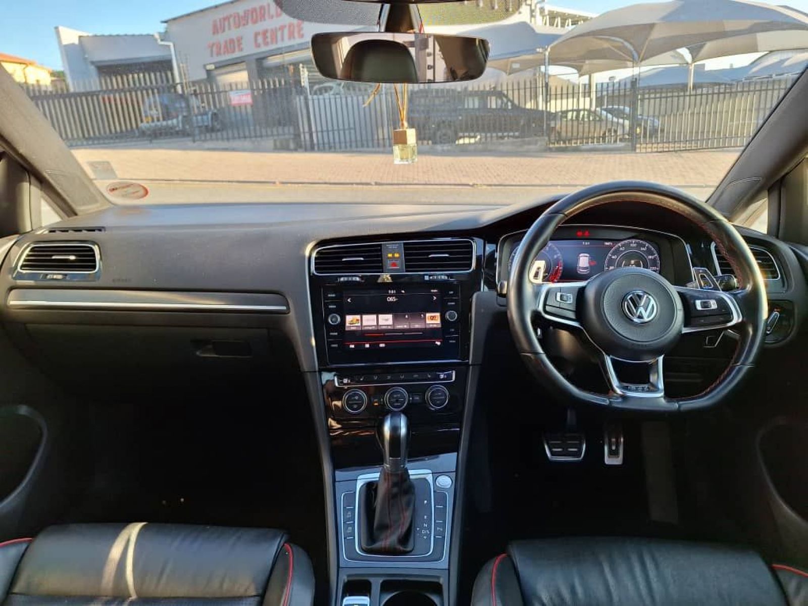 2018 Volkswagen Golf photo 12