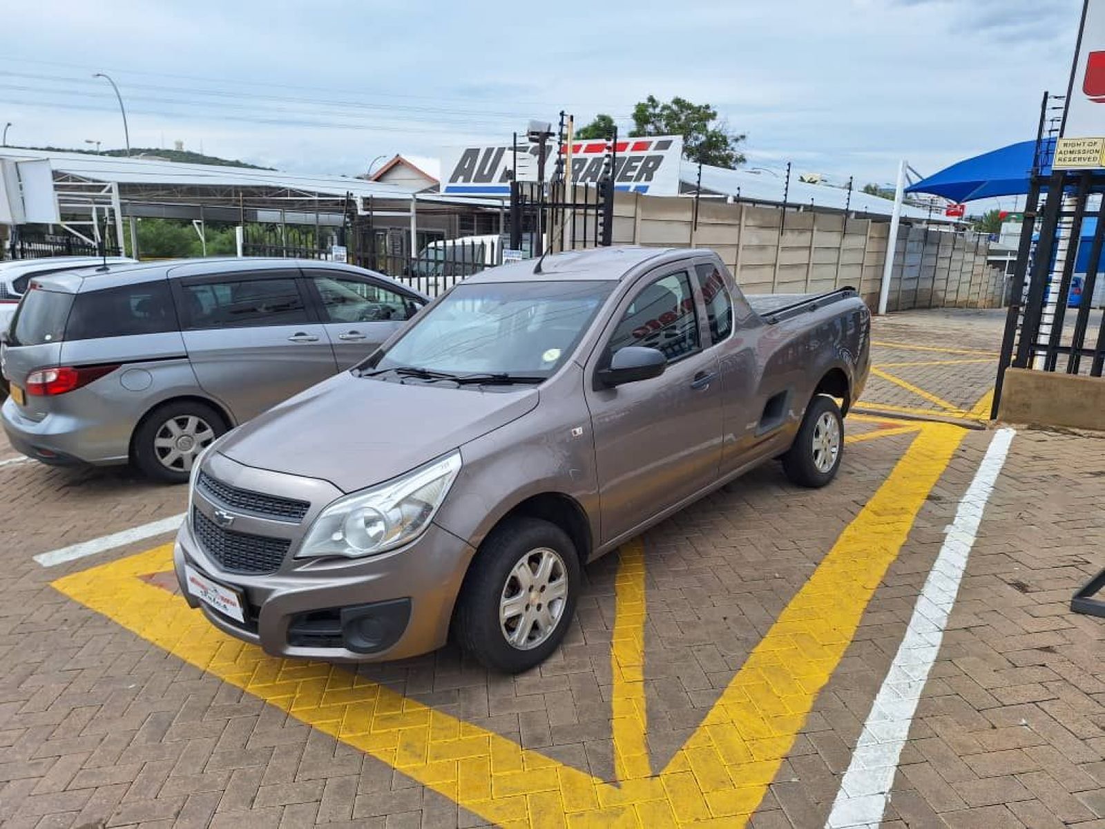 2016 Chevrolet Utility photo 3