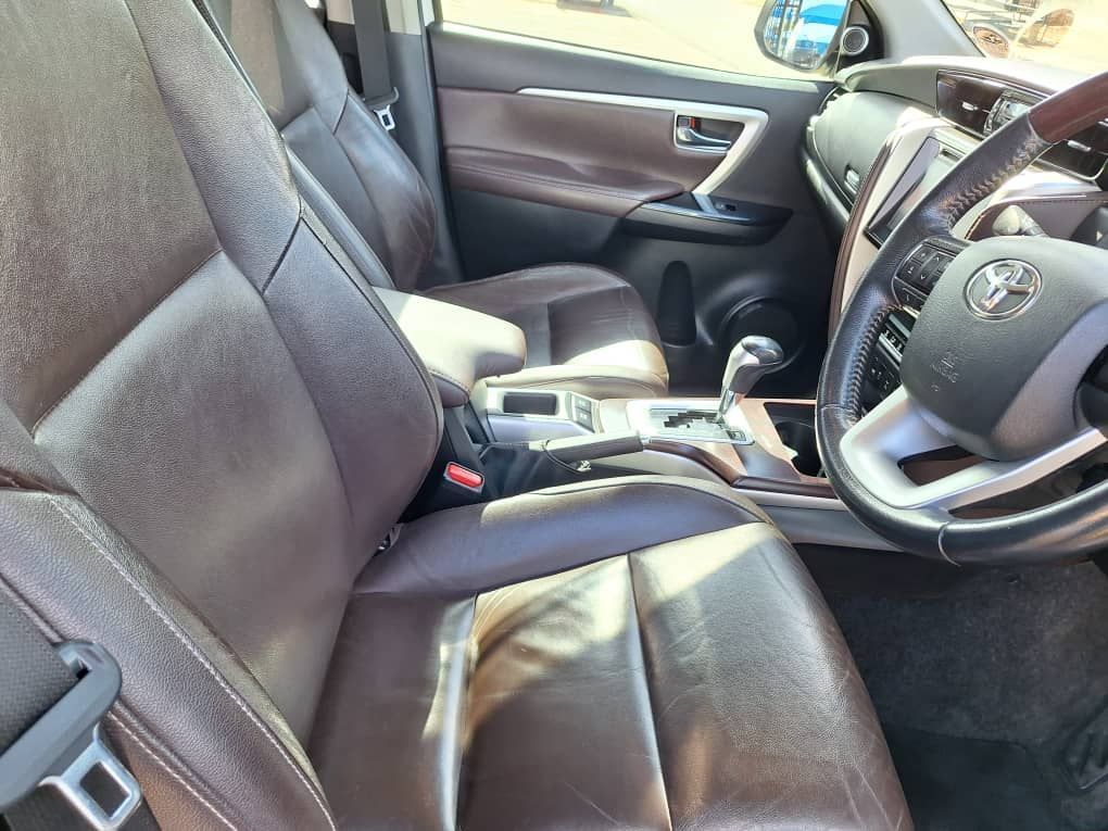2016 Toyota Fortuner photo 12