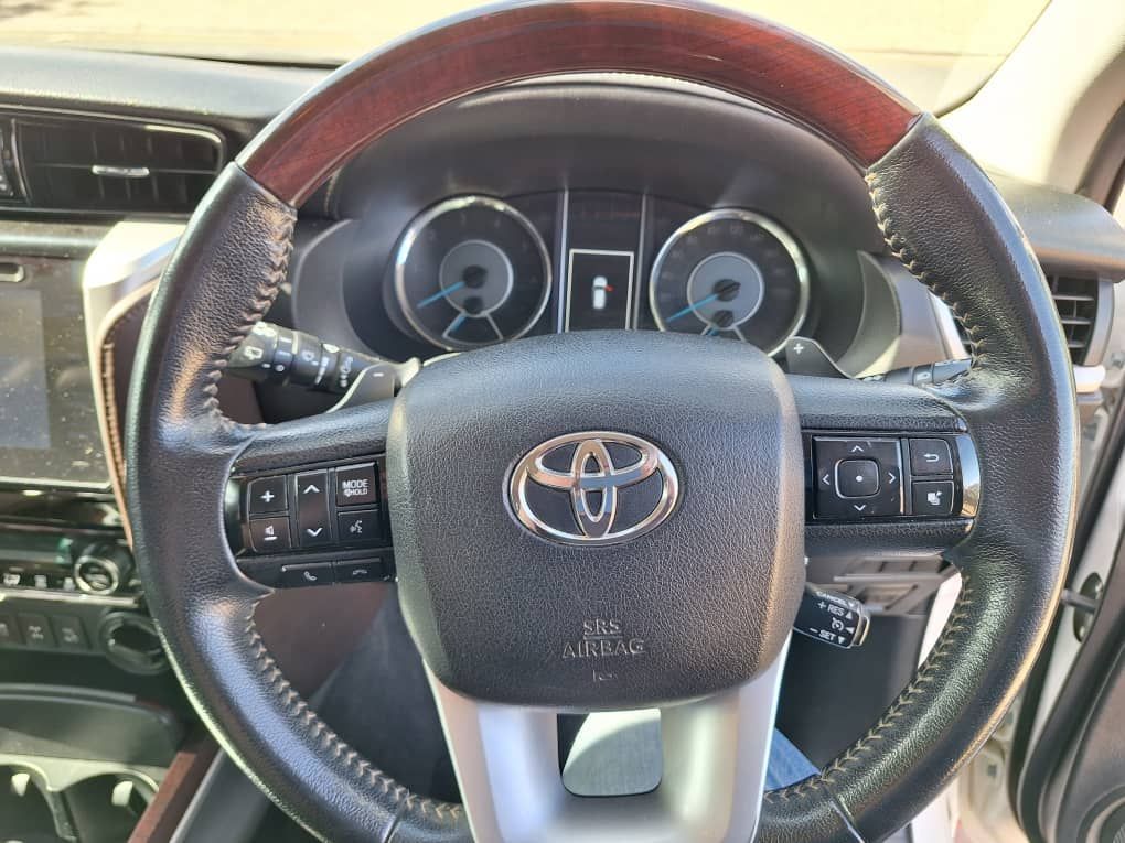 2016 Toyota Fortuner photo 14