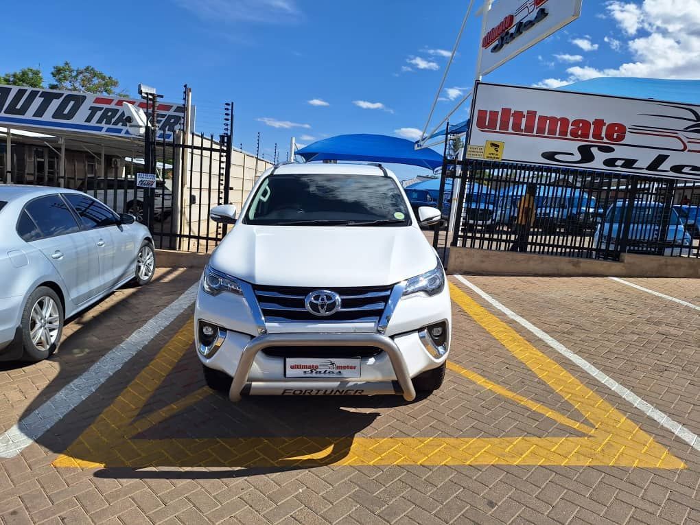 2016 Toyota Fortuner photo 2