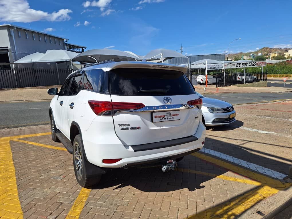 2016 Toyota Fortuner photo 6