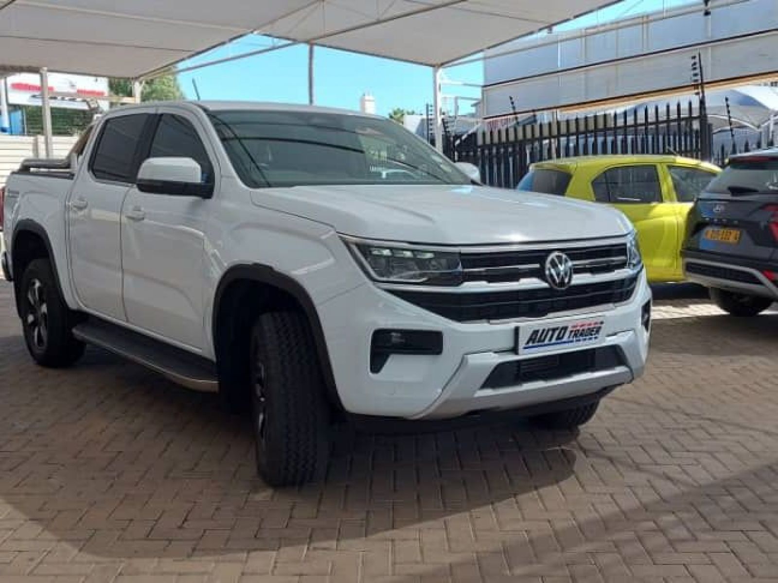 2023 Volkswagen Amarok photo 3