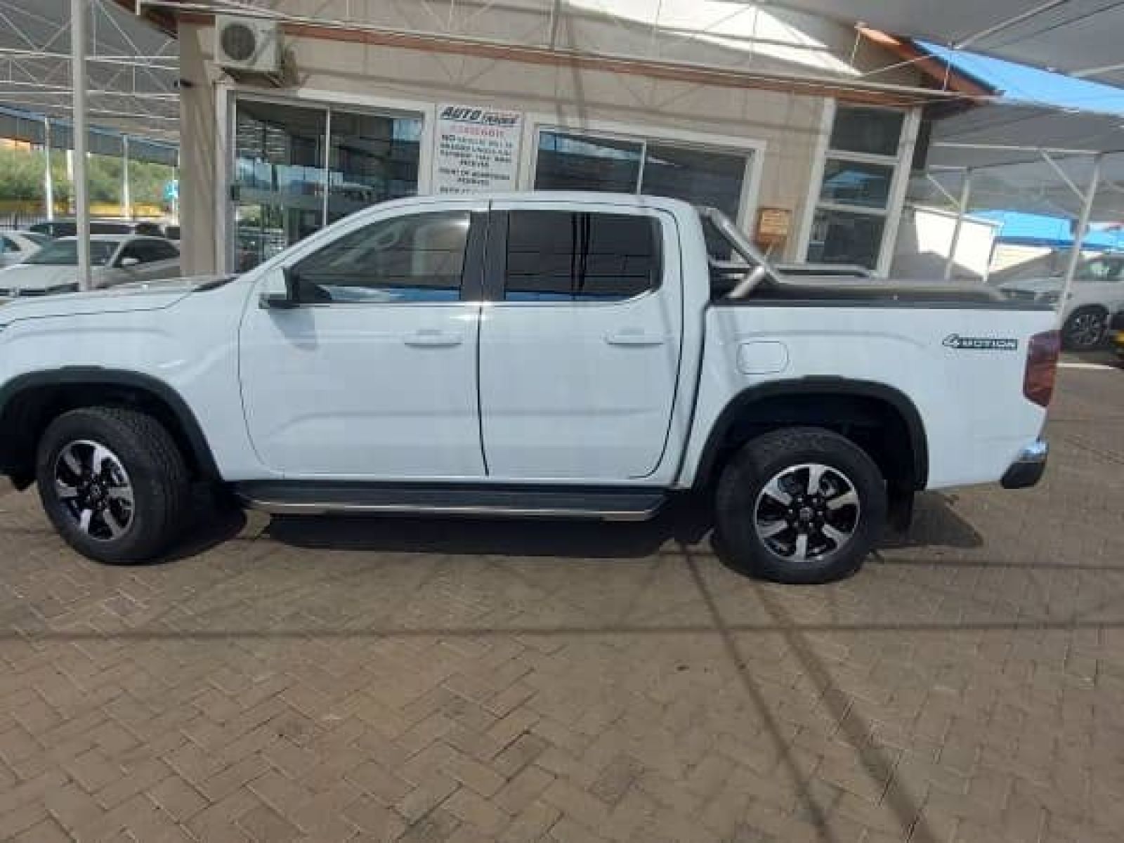 2023 Volkswagen Amarok photo 4