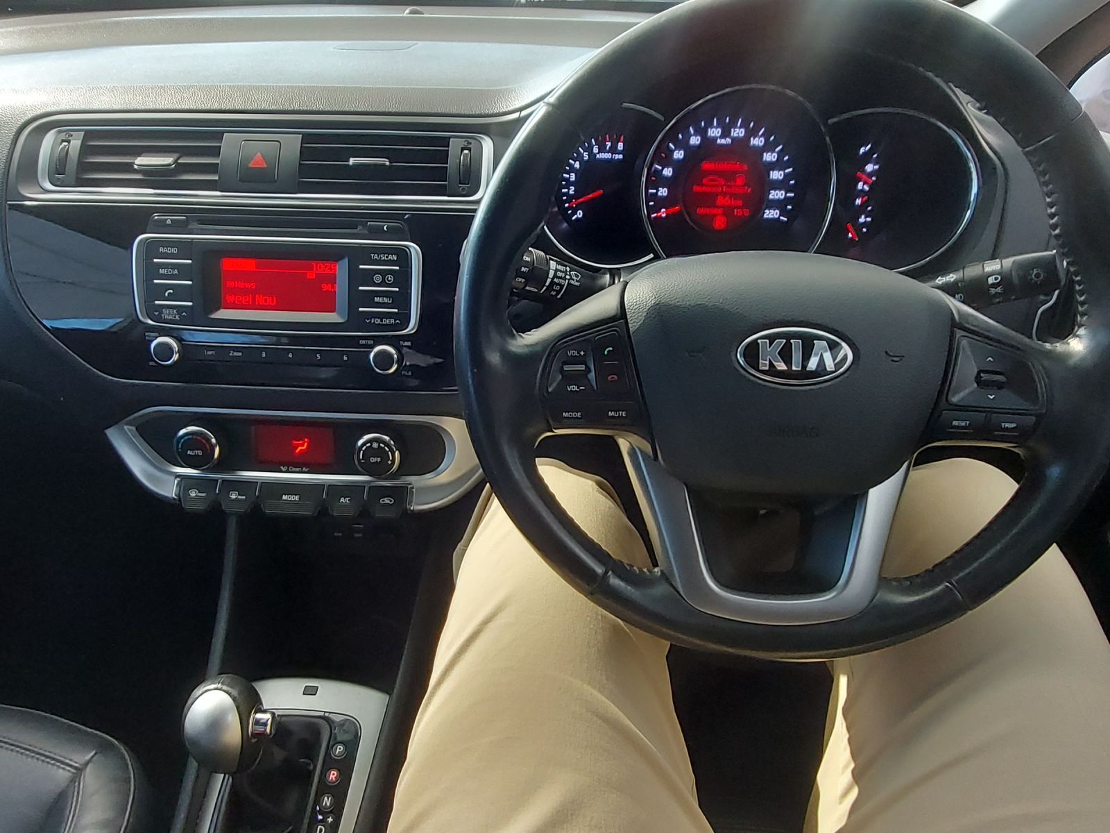 2016 Kia Rio photo 10