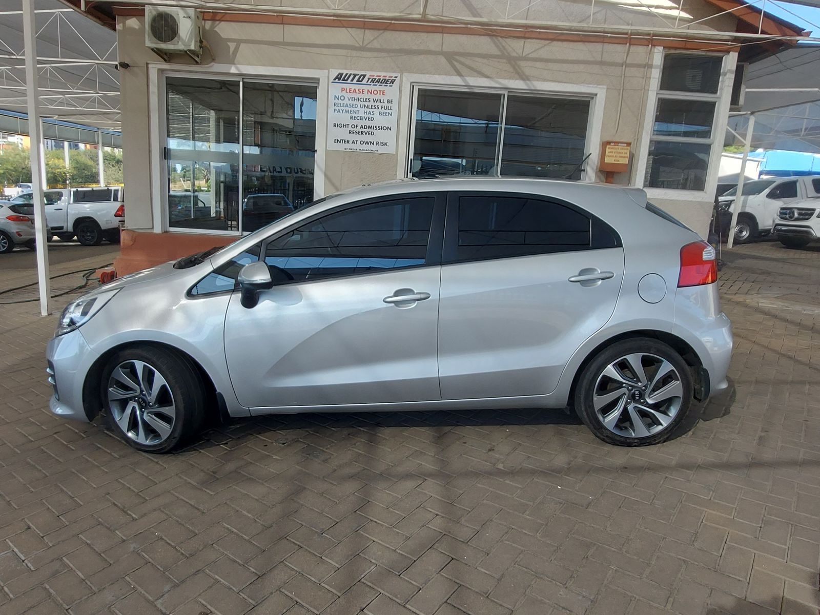 2016 Kia Rio photo 4
