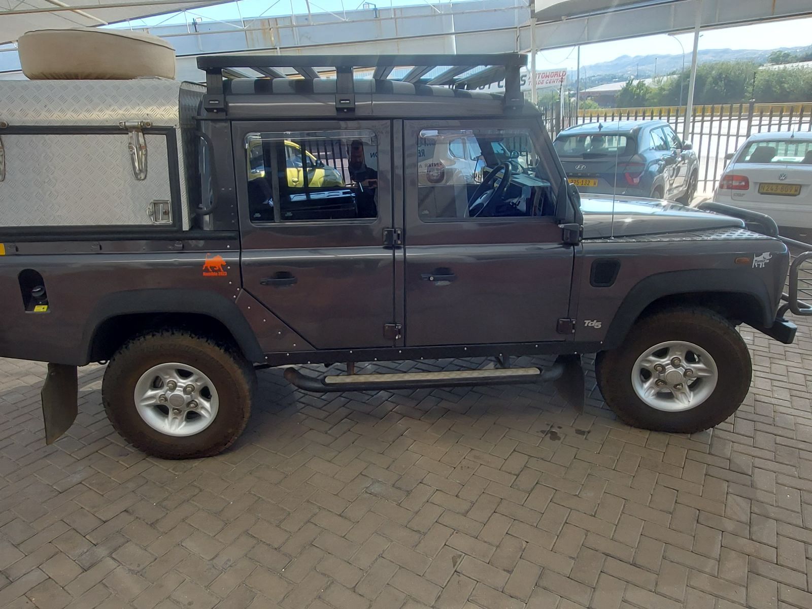 2003 Land Rover 110 photo 8