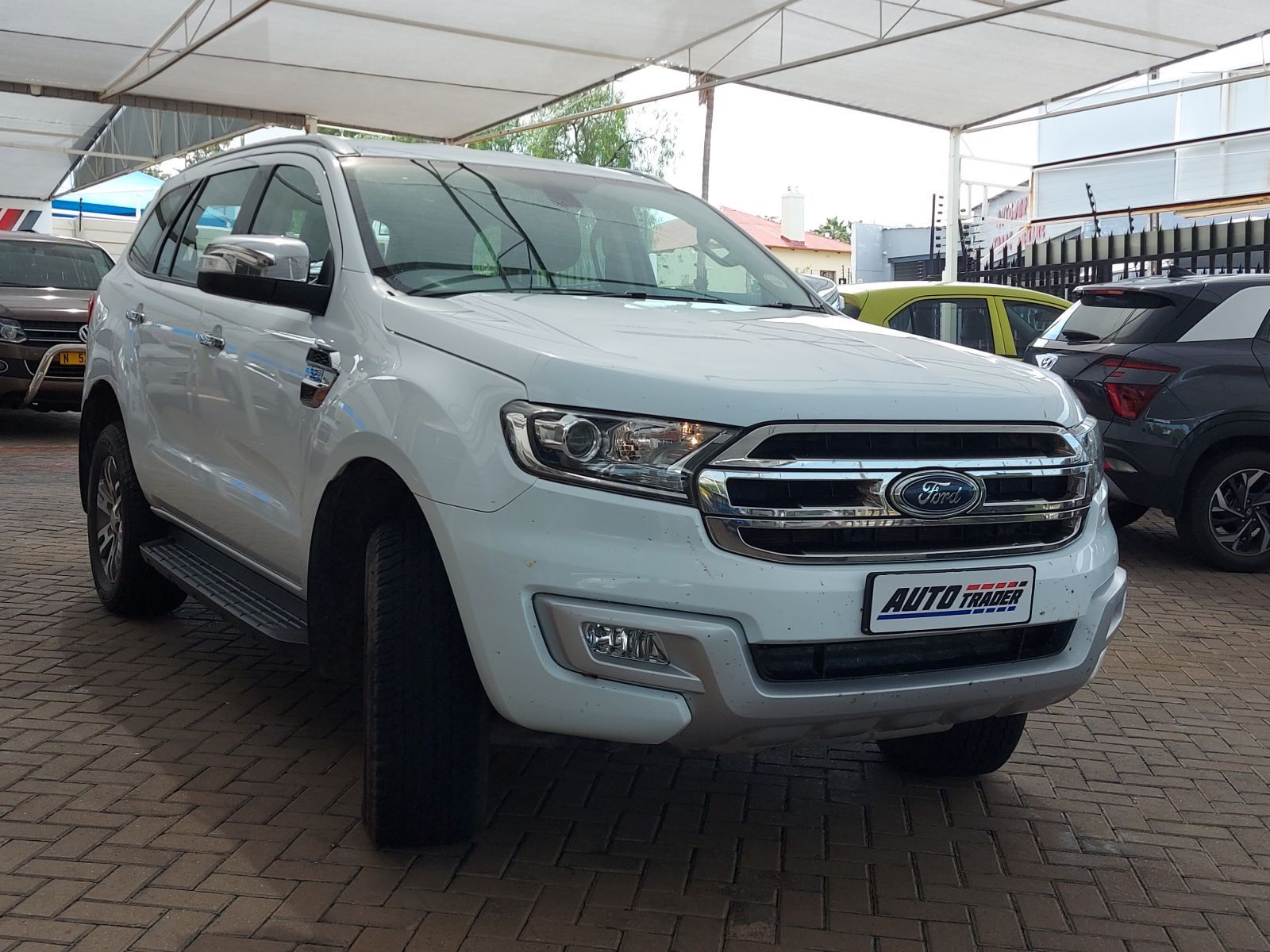 2019 Ford Everest photo 3