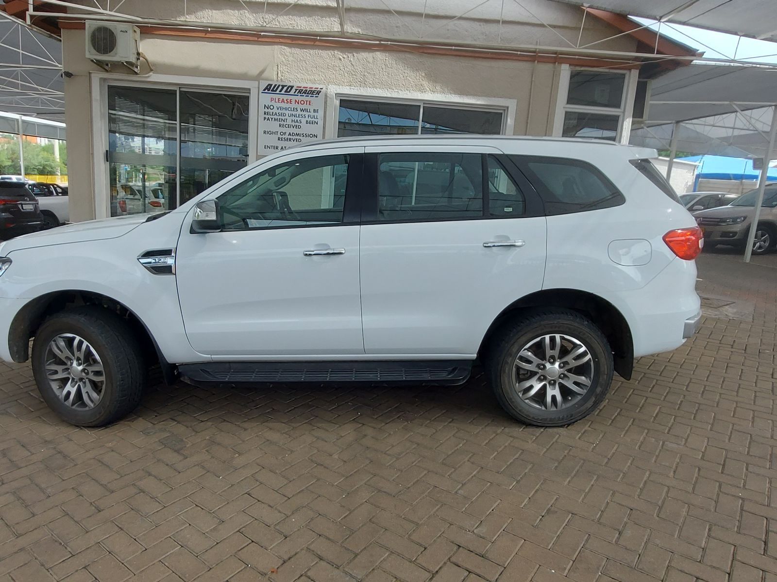 2019 Ford Everest photo 4