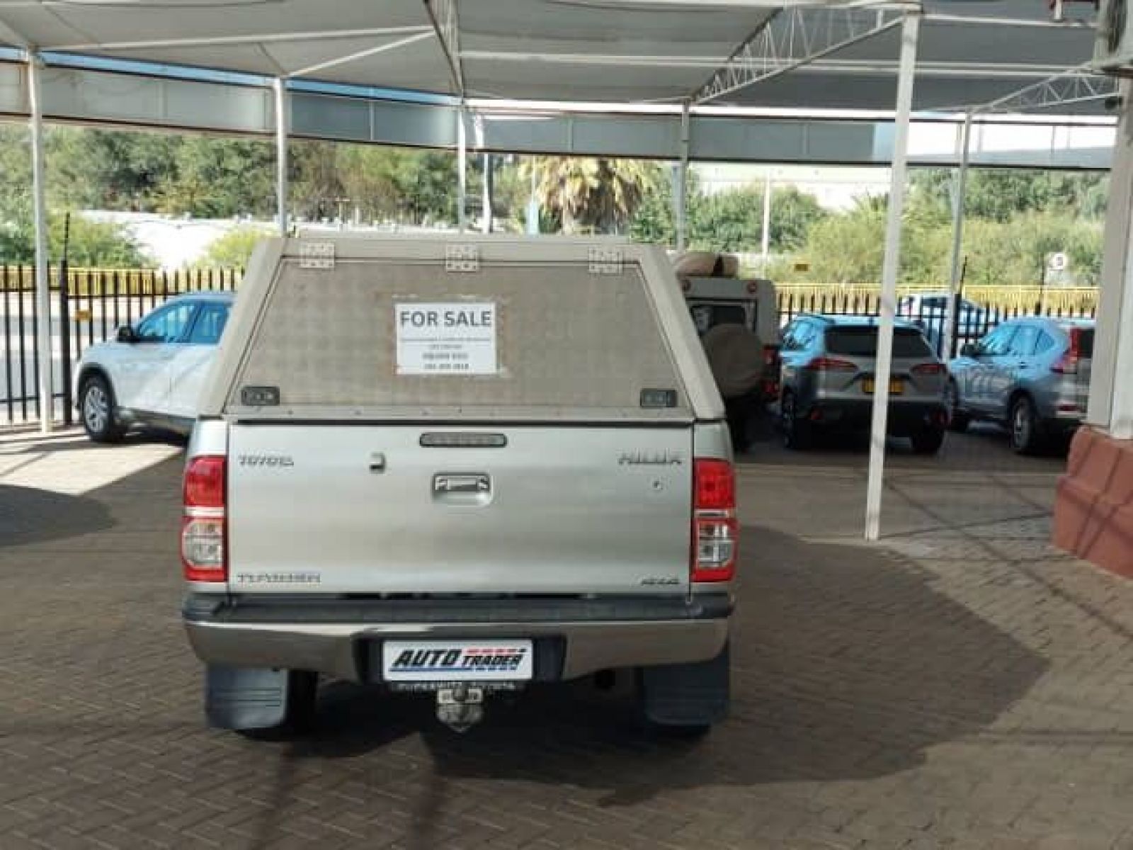 2015 Toyota Hilux photo 6