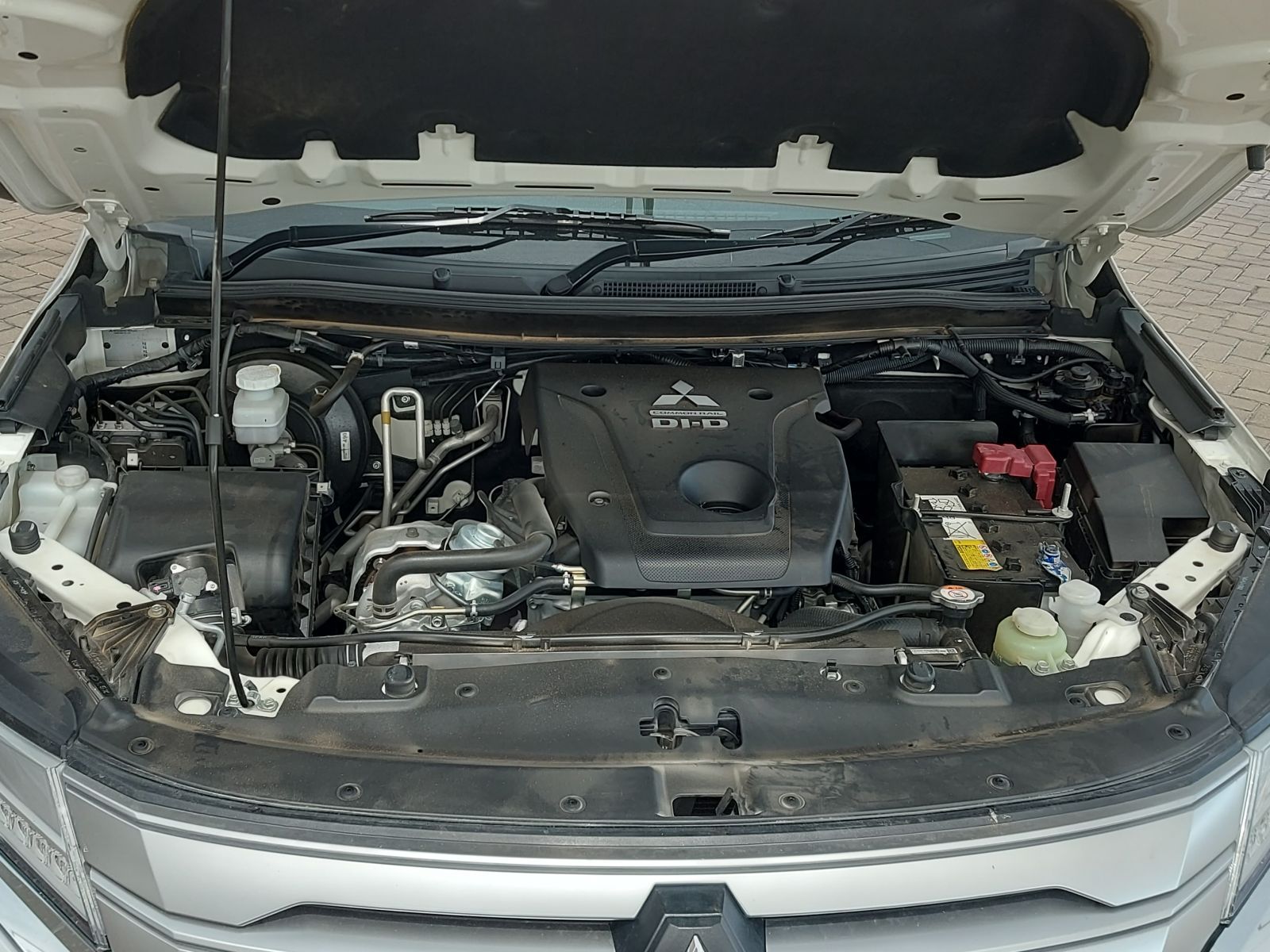 2022 Mitsubishi Pajero photo 14