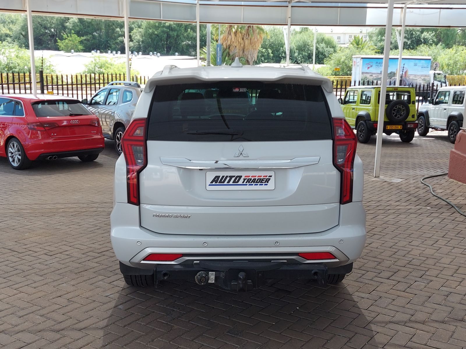 2022 Mitsubishi Pajero photo 6