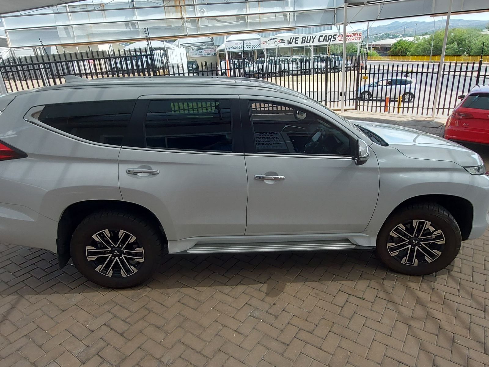 2022 Mitsubishi Pajero photo 8