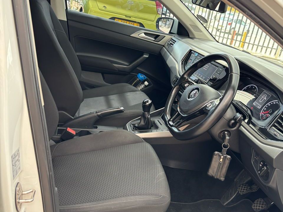 2018 Volkswagen Polo photo 11