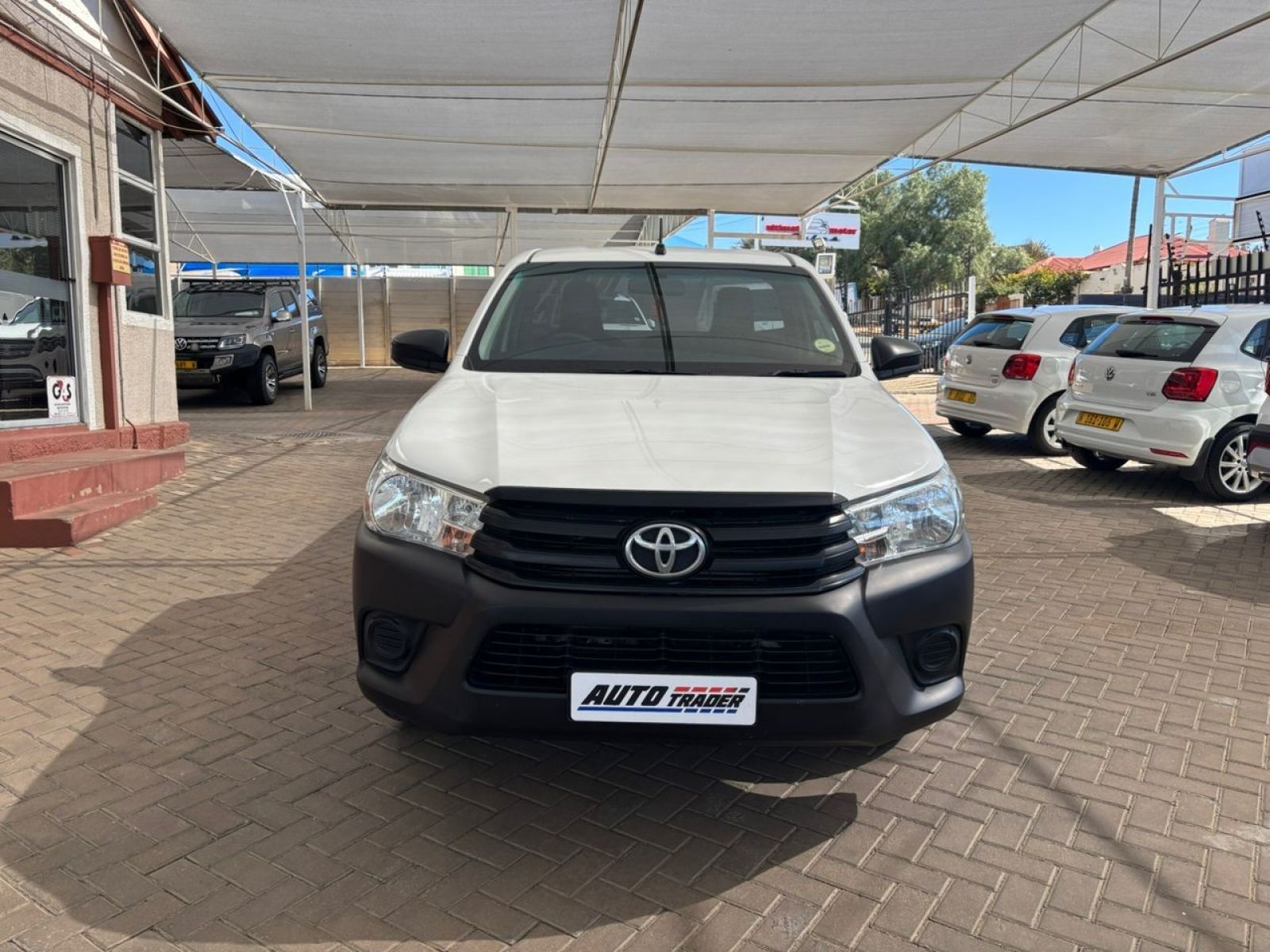 2019 Toyota Hilux photo 2