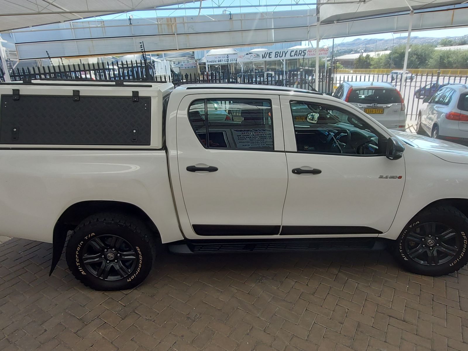 2021 Toyota Hilux photo 8