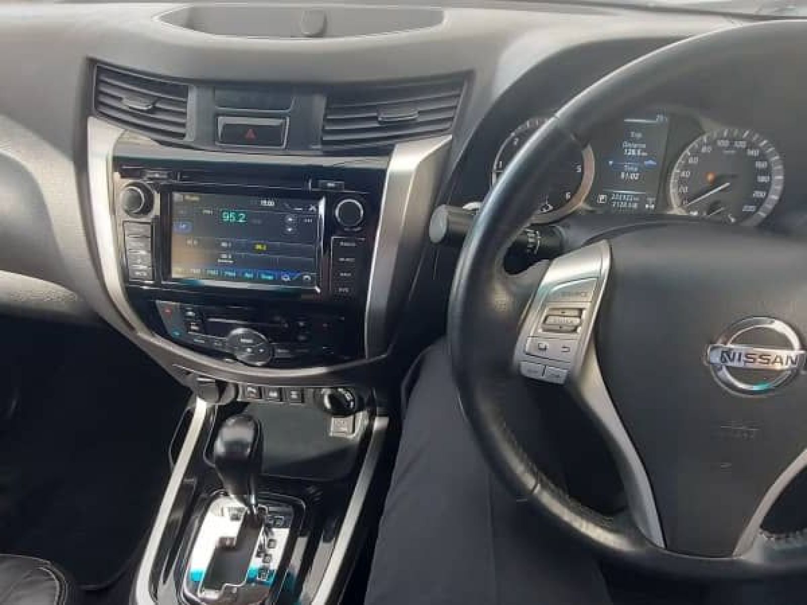 2019 Nissan Navara photo 10