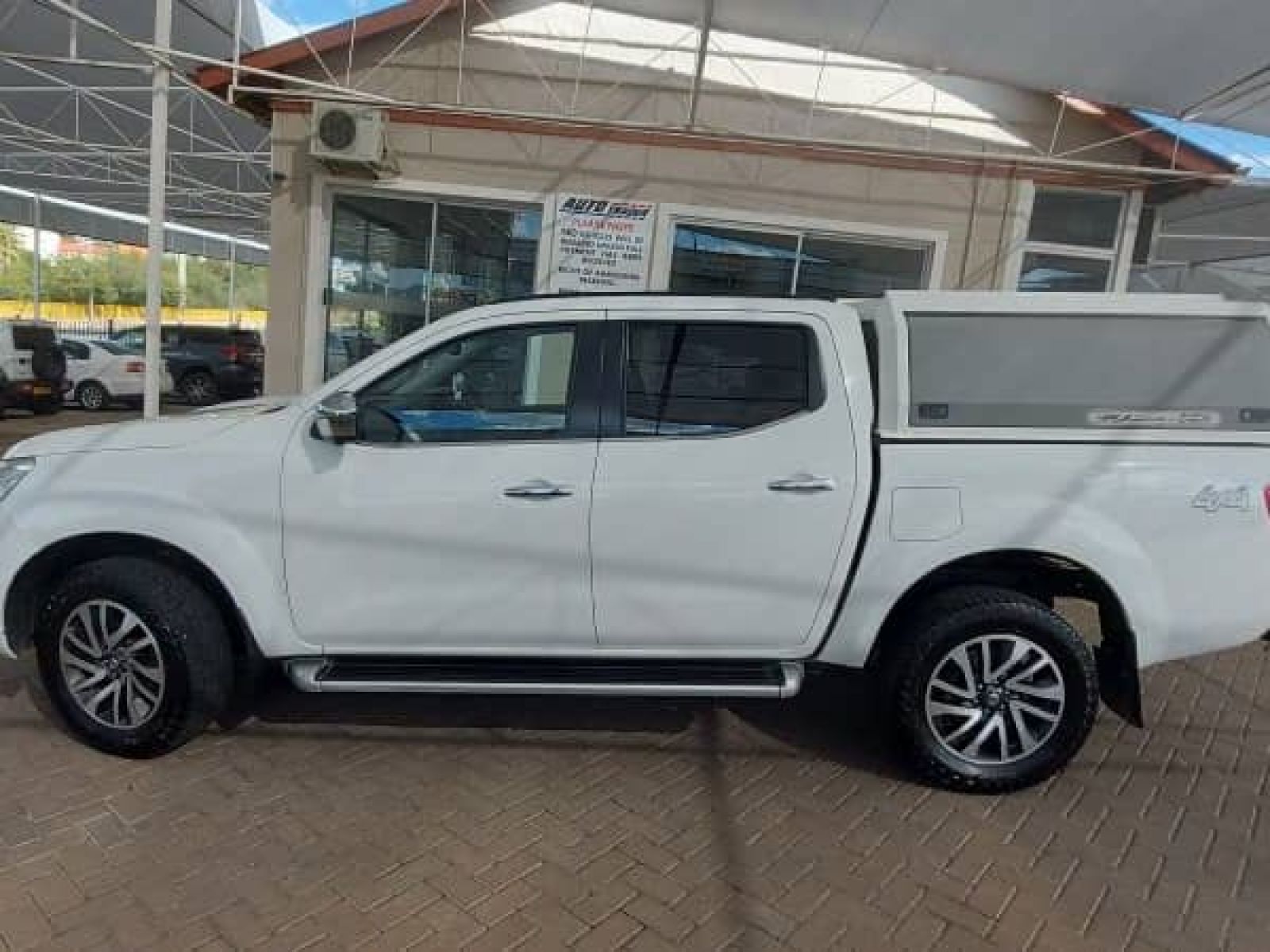 2019 Nissan Navara photo 4