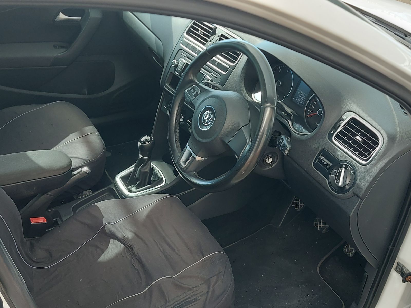 2013 Volkswagen Polo photo 11