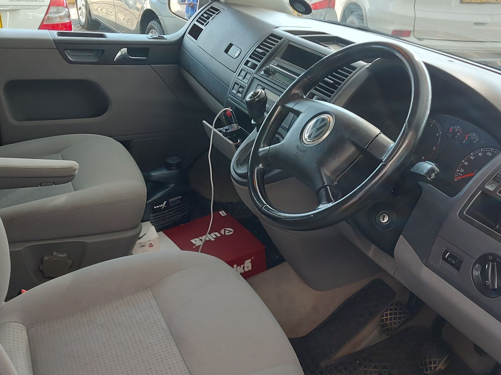 2004 Volkswagen Caravelle photo 11