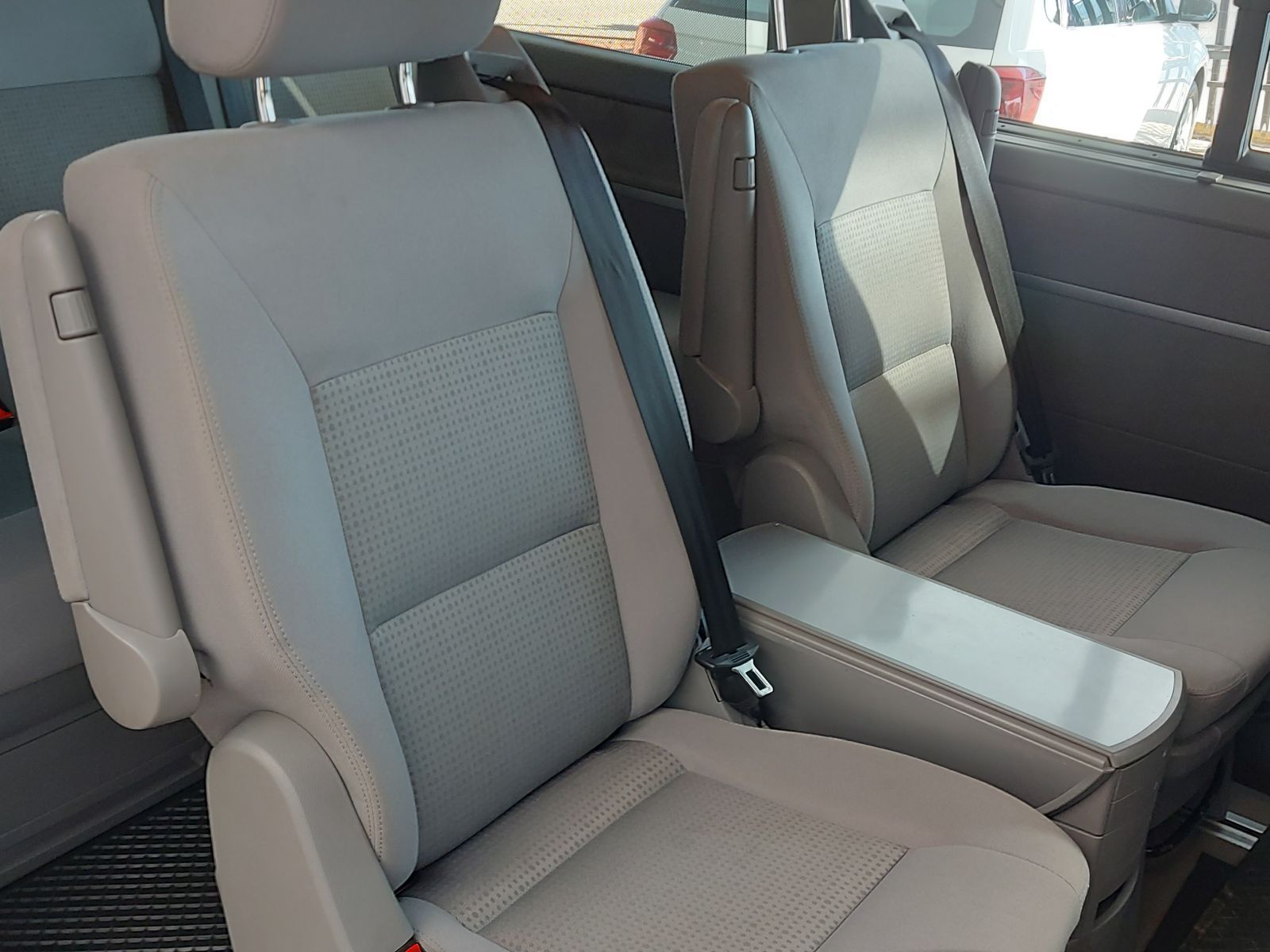 2004 Volkswagen Caravelle photo 12