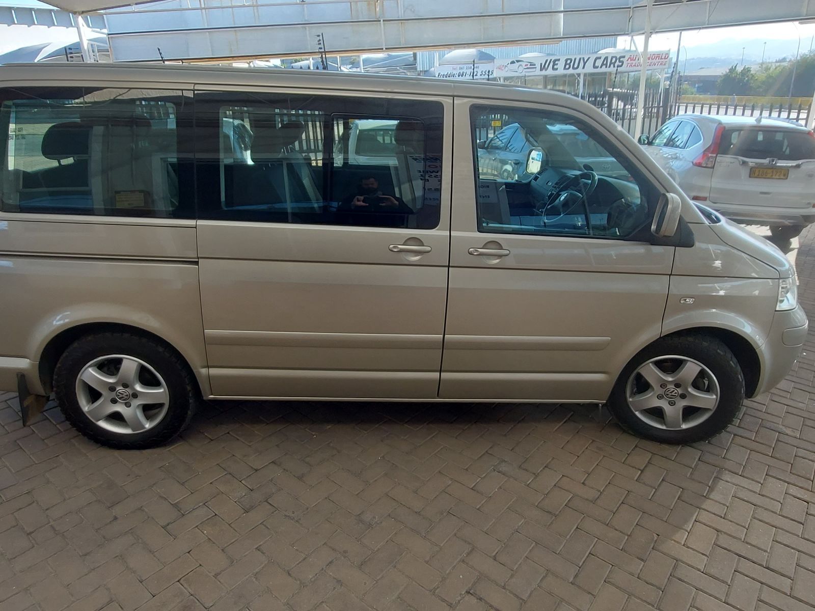 2004 Volkswagen Caravelle photo 8