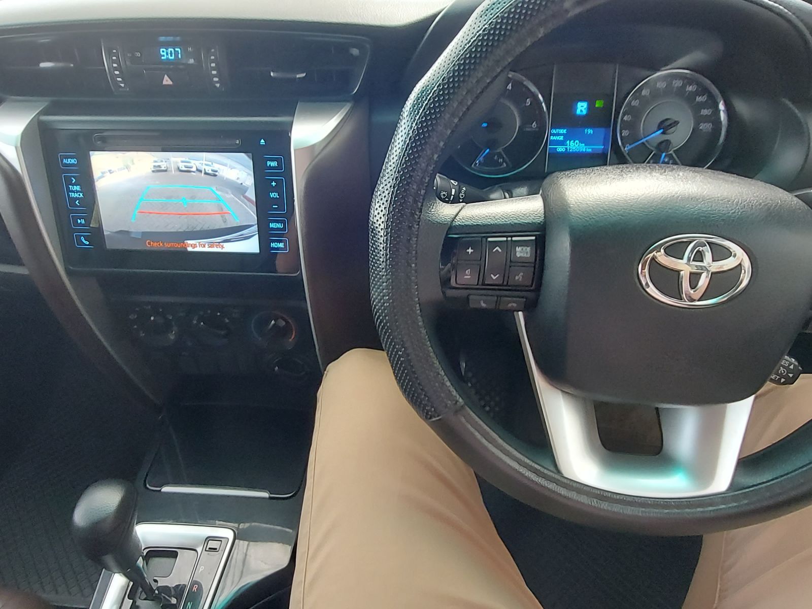 2019 Toyota Fortuner photo 10