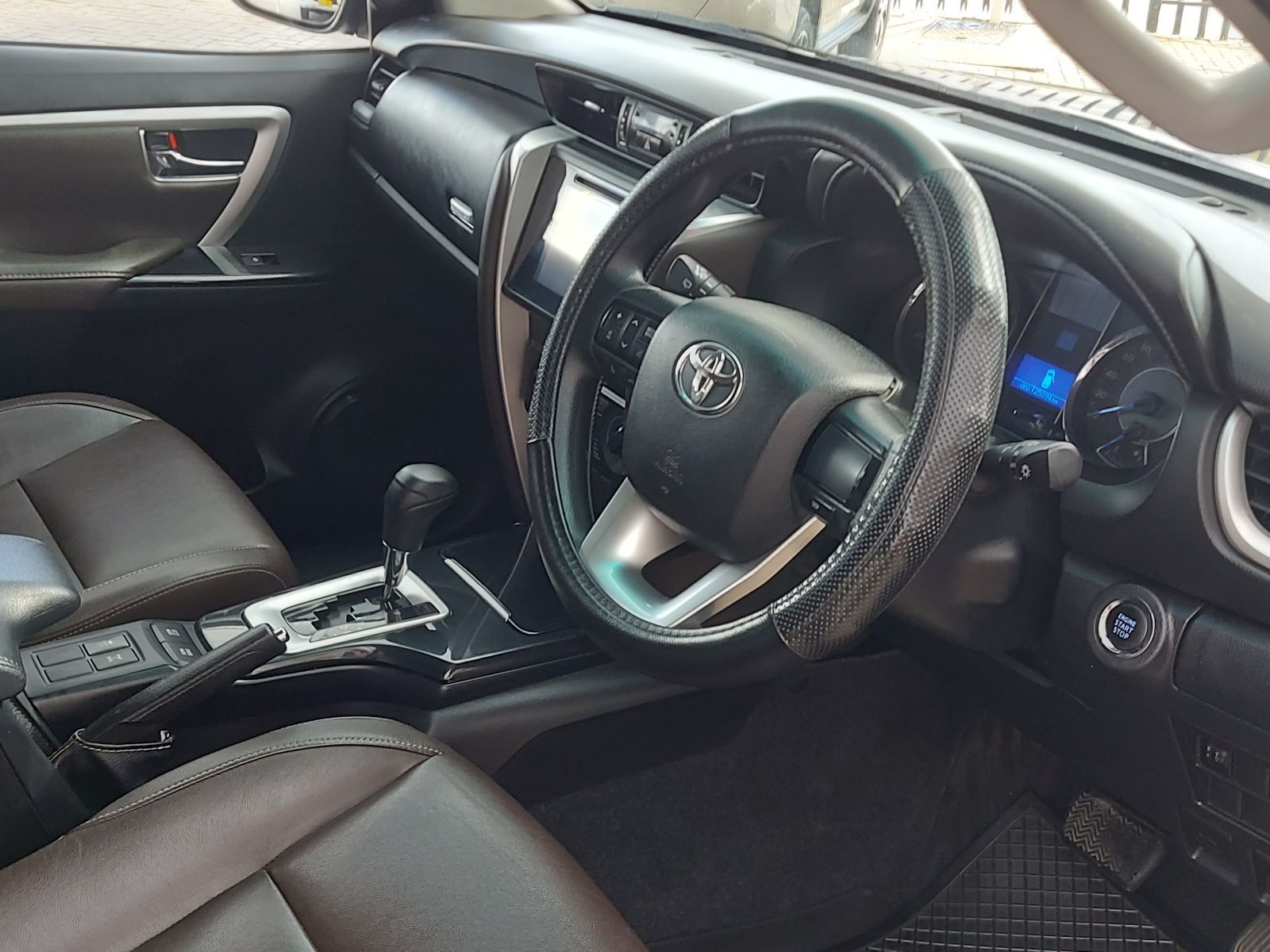 2019 Toyota Fortuner photo 11