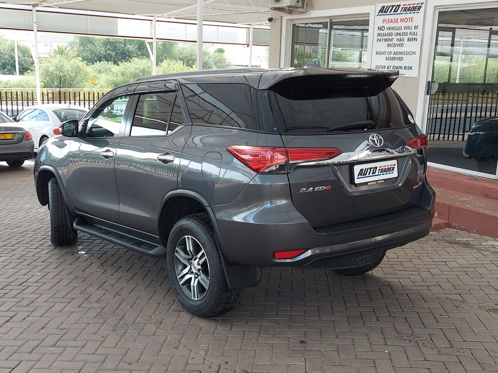 2019 Toyota Fortuner photo 5