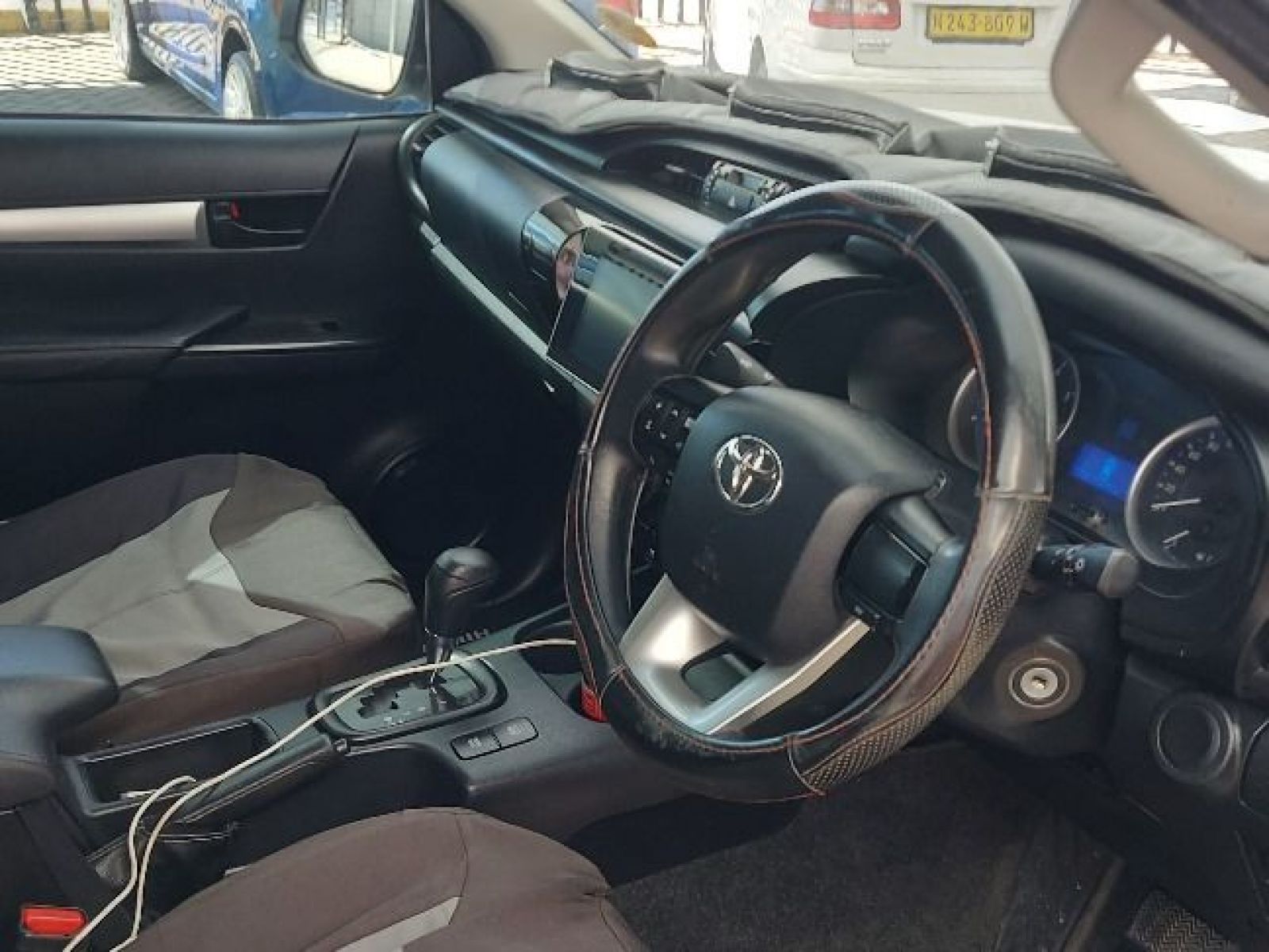 2020 Toyota Hilux photo 11