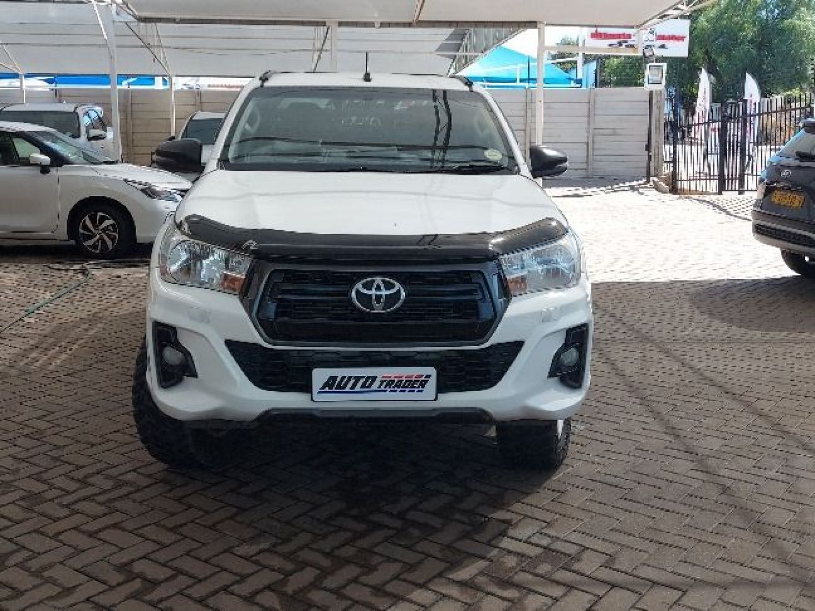 2020 Toyota Hilux photo 2