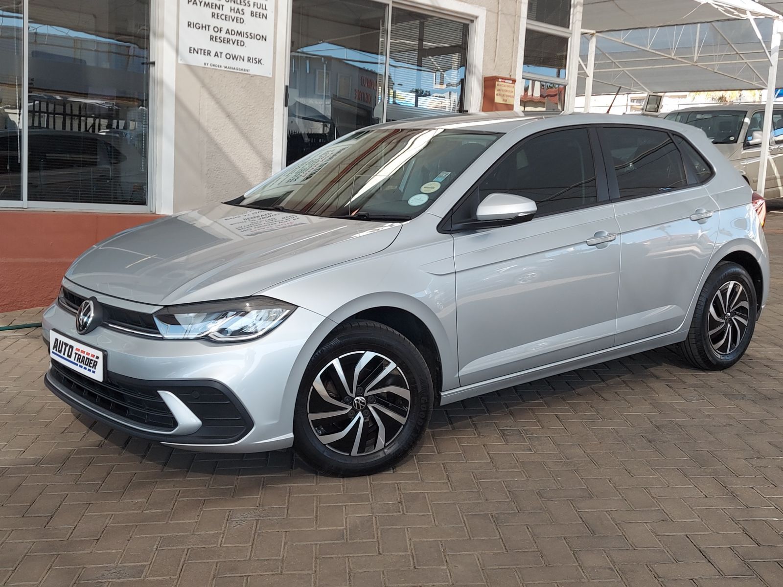 2024 Volkswagen Polo photo 1