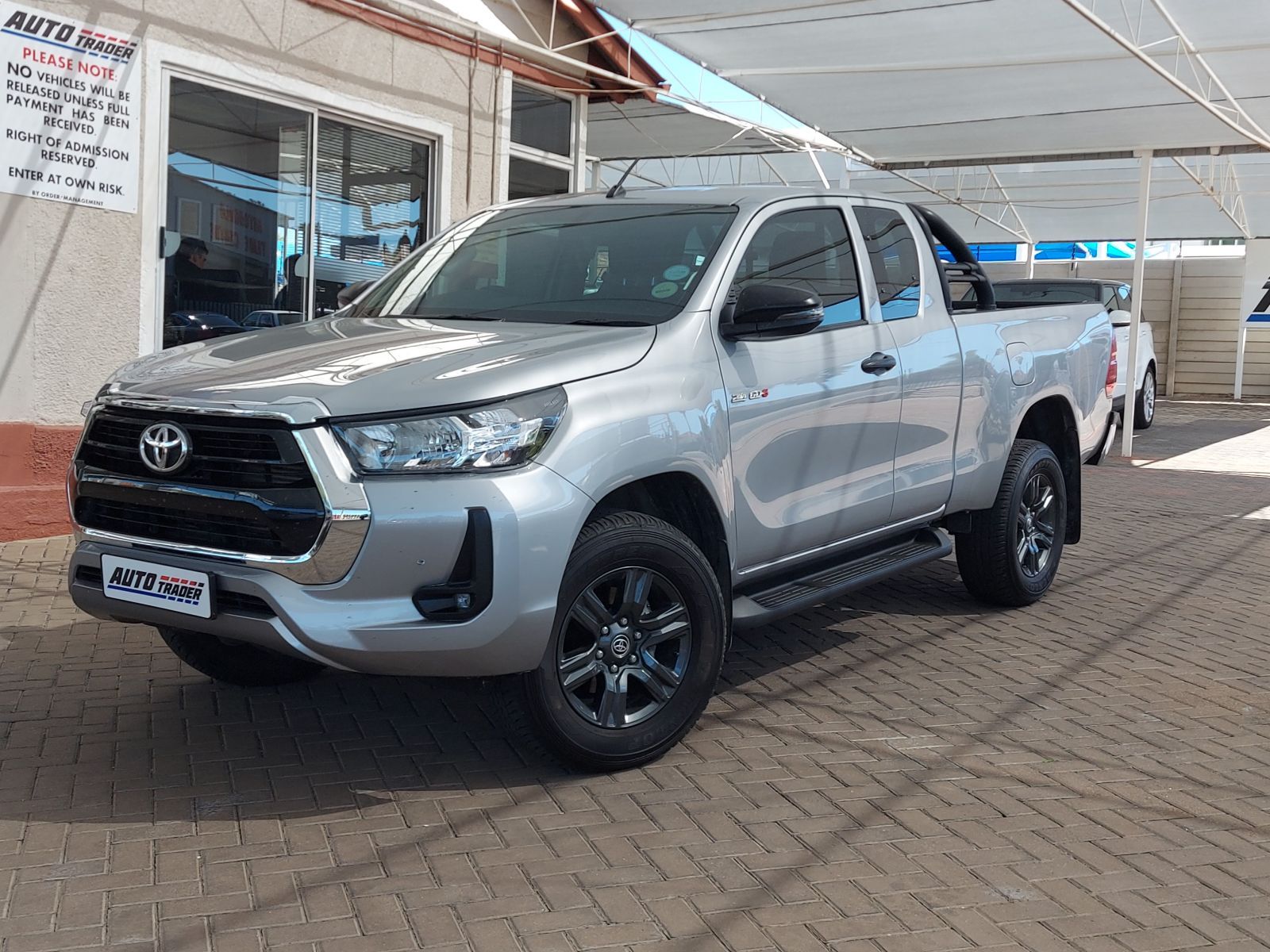 2024 Toyota Hilux photo 1