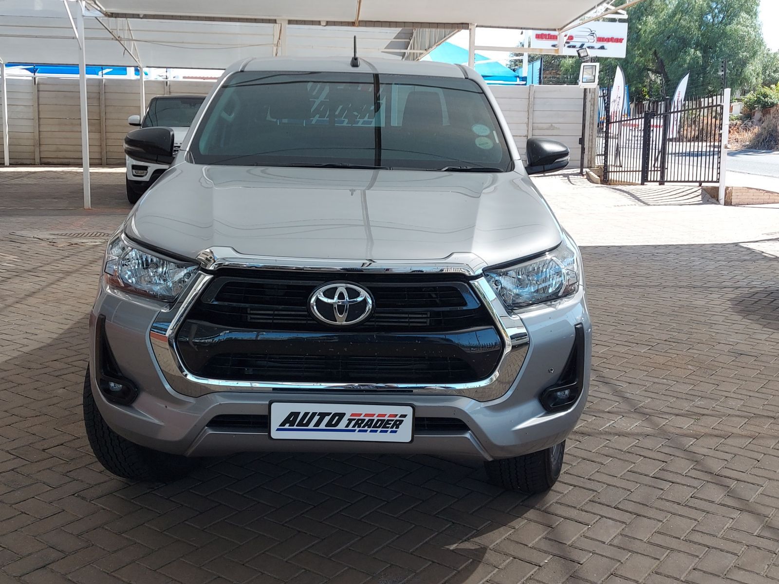 2024 Toyota Hilux photo 2