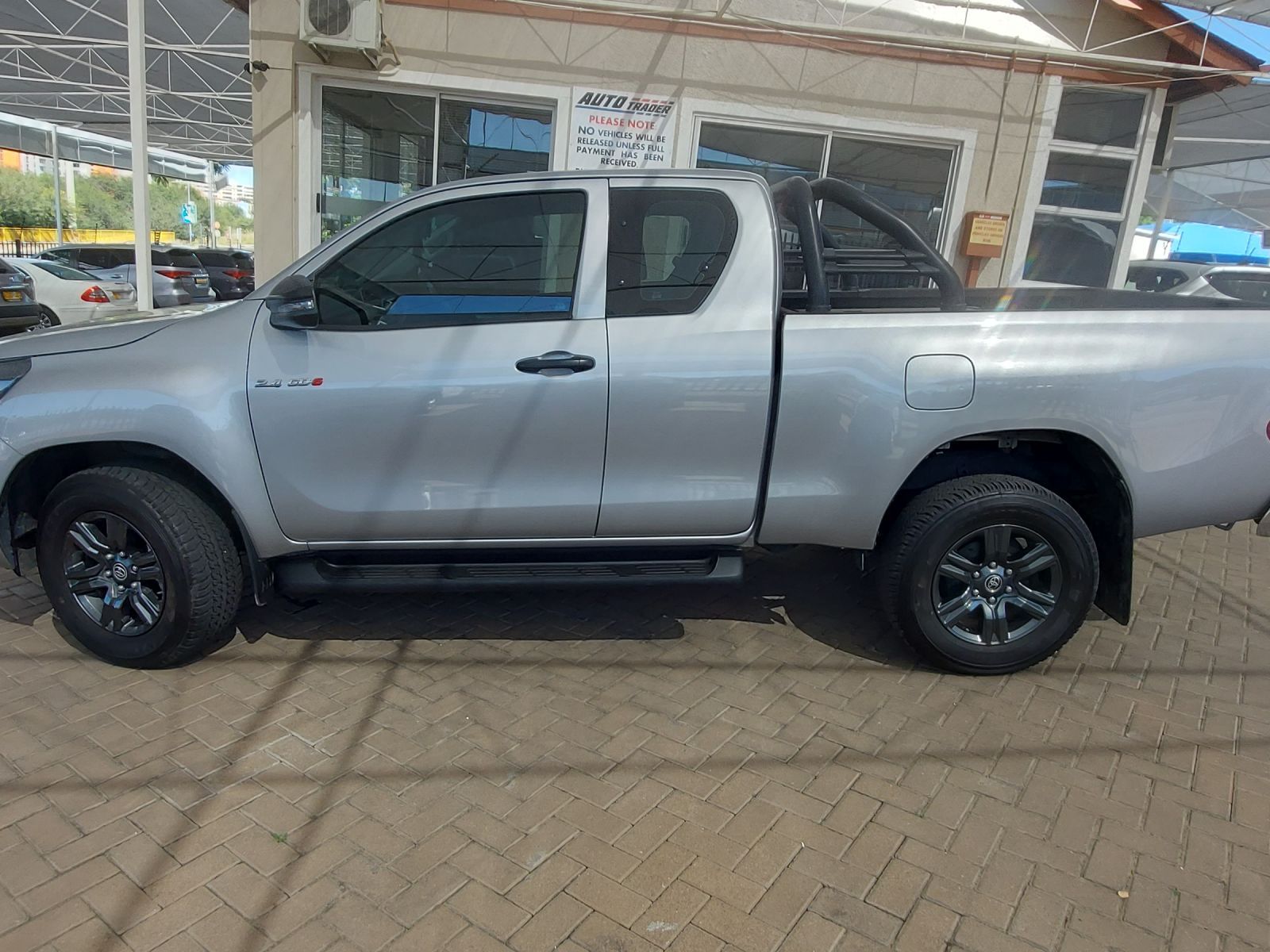 2024 Toyota Hilux photo 4